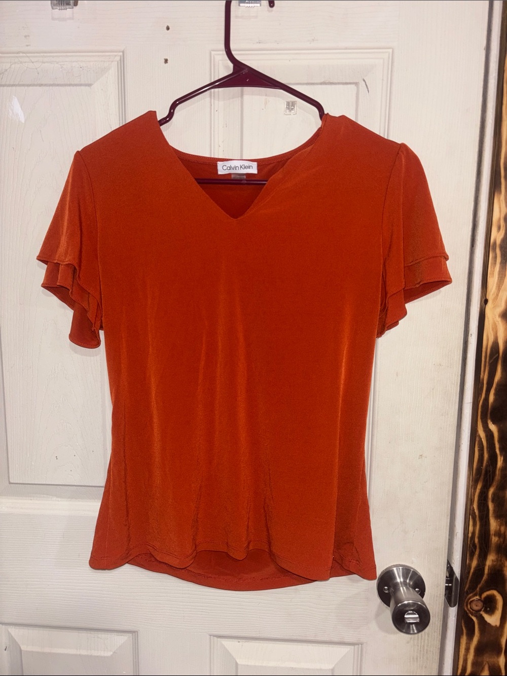 Calvin Klein Women's Burnt Orange V-Neck Flutter Sleeve Top